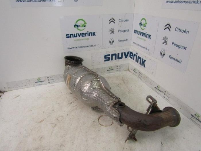 Katalytisk avgasrenare från en Peugeot 3008 II (M4/MC/MJ/MR) 1.2 12V e-THP PureTech 130 2017