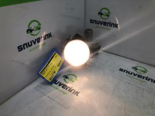 Begagnade Dimljus, vänster fram Peugeot 108 1.0 12V VVT-i Pris € 24,99 Marginaltabell erbjuds av Snuverink Autodemontage