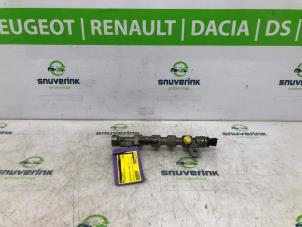 Begagnade Bränsleinsprutningsmunstycke Fiat Ducato (250) 2.0 D 115 Multijet Pris € 54,44 Inklusive moms erbjuds av Snuverink Autodemontage