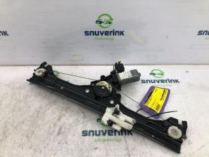 Używane Mechanizm szyby lewej przedniej wersja 2-drzwiowa Fiat 500 (312) 1.2 Cena € 45,00 Procedura marży oferowane przez Snuverink Autodemontage