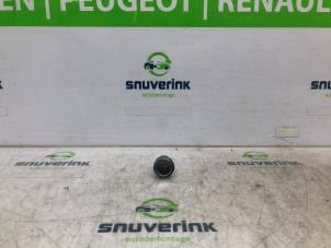 Begagnade Start/stopp-brytare Peugeot 308 (L3/L8/LB/LH/LP) 1.6 BlueHDi 120 Pris € 25,00 Marginaltabell erbjuds av Snuverink Autodemontage