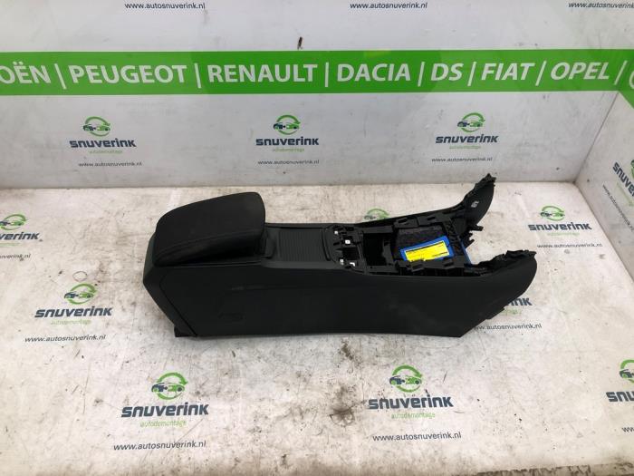 Mittkonsol från en Peugeot 308 (L3/L8/LB/LH/LP) 1.6 BlueHDi 120 2014