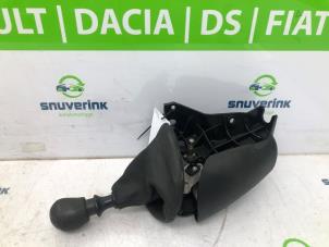 Begagnade Växelspak Nissan Interstar (X70) 2.2 dCi 16V Pris € 25,33 Marginaltabell erbjuds av Snuverink Autodemontage