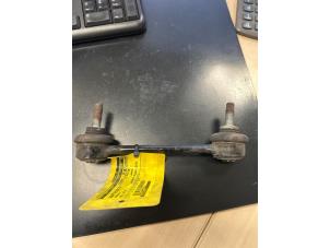 Begagnade Vridmomentstag, vänster bak Renault Vel Satis (BJ) 3.0 dCi V6 24V Pris € 25,33 Marginaltabell erbjuds av Snuverink Autodemontage