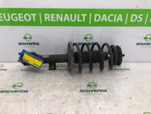 Usados Stötdämparstång, vänster fram Peugeot Partner Tepee (7A/B/C/D/E/F/G/J/P/S) 1.6 16V Phase 1 Precio € 40,00 Norma de margen ofrecido por Snuverink Autodemontage