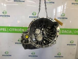 Gebruikte Versnellingsbak Renault Trafic (1FL/2FL/3FL/4FL) 2.0 dCi 16V 120 Prijs op aanvraag aangeboden door Snuverink Autodemontage