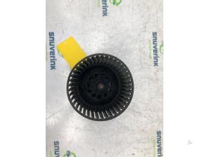 Używane Silnik wentylatora nagrzewnicy Renault Trafic (1FL/2FL/3FL/4FL) 2.0 dCi 16V 120 Cena € 54,44 Z VAT oferowane przez Snuverink Autodemontage