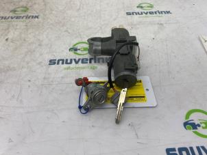 Gebruikte Kontaktslot + Sleutel Nissan NV 200 (M20M) 1.5 dCi 90 Prijs € 66,55 Inclusief btw aangeboden door Snuverink Autodemontage