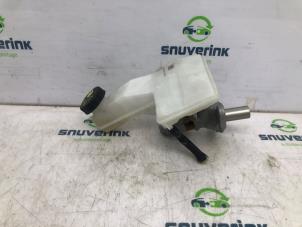 Begagnade Huvudcylinder Opel Corsa F (UB/UH/UP) 1.2 12V 75 Pris € 40,50 Marginaltabell erbjuds av Snuverink Autodemontage