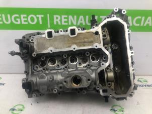 Używane Glowica cylindra Opel Astra L (F3/FB/FM/FP) 1.2 Turbo 110 12V Cena € 242,00 Z VAT oferowane przez Snuverink Autodemontage