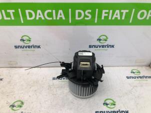 Gebruikte Kachel Ventilatiemotor DS Automobiles DS 7 1.6 16V E-Tense 225 Prijs € 54,44 Inclusief btw aangeboden door Snuverink Autodemontage