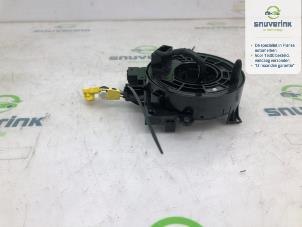 Używane Przewód spiralny poduszki powietrznej Renault Captur II (RJB) 1.3 TCE 130 16V Cena € 108,90 Z VAT oferowane przez Snuverink Autodemontage