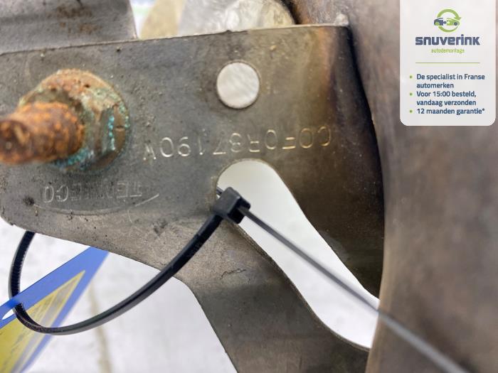 Katalytisk avgasrenare från en Peugeot 3008 II (M4/MC/MJ/MR) 1.2 12V e-THP PureTech 130 2017