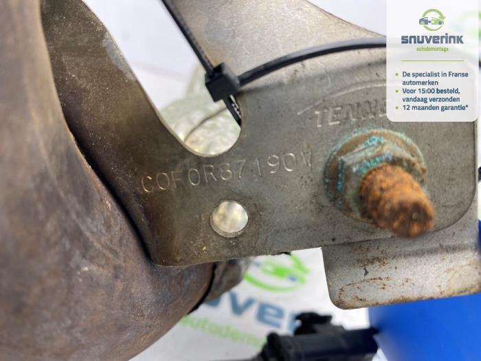 Katalytisk avgasrenare från en Peugeot 3008 II (M4/MC/MJ/MR) 1.2 12V e-THP PureTech 130 2017