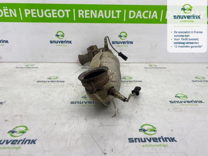 Katalytisk avgasrenare från en Peugeot 3008 II (M4/MC/MJ/MR) 1.2 12V e-THP PureTech 130 2017