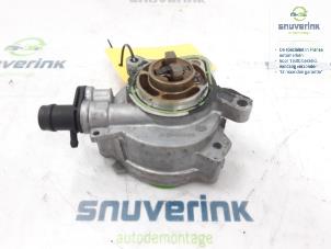 Begagnade Vakuumpump (bensin) Renault Captur II (RJB) 1.3 TCE 130 16V Pris € 48,40 Inklusive moms erbjuds av Snuverink Autodemontage