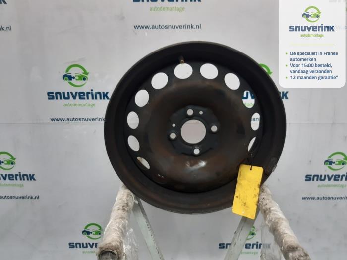 Hjul från en Renault Twingo III (AH) 1.0 SCe 70 12V 2016