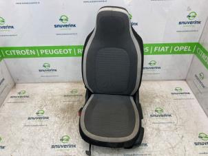 Gebruikte Stoel links Renault Twingo III (AH) 1.0 SCe 70 12V Prijs € 124,98 Margeregeling aangeboden door Snuverink Autodemontage