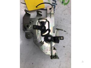 Gebruikte Portierslot Mechaniek 4Deurs links-achter Renault Trafic (1FL/2FL/3FL/4FL) 2.0 dCi 16V 120 Prijs € 38,12 Inclusief btw aangeboden door Snuverink Autodemontage