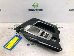 Gebruikte Dashboard deel Peugeot 3008 II (M4/MC/MJ/MR) 1.2 12V e-THP PureTech 130 Prijs € 45,00 Margeregeling aangeboden door Snuverink Autodemontage