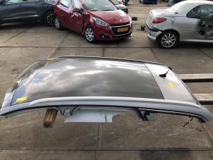 Gebruikte Panoramadak Peugeot 308 SW (L4/L9/LC/LJ/LR) 1.6 BlueHDi 120 Prijs € 700,00 Margeregeling aangeboden door Snuverink Autodemontage