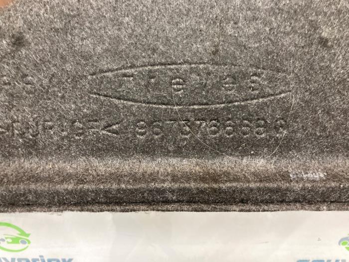 Hoedenplank van een Peugeot 208 I (CA/CC/CK/CL) 1.2 Vti 12V PureTech 82 2014