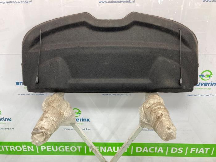 Hoedenplank van een Peugeot 208 I (CA/CC/CK/CL) 1.2 Vti 12V PureTech 82 2014