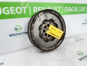 Begagnade Svänghjul Renault Trafic (1FL/2FL/3FL/4FL) 1.6 dCi 125 Twin Turbo Pris € 181,50 Inklusive moms erbjuds av Snuverink Autodemontage