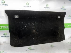 Gebruikte Kofferbak Mat Renault Twingo III (AH) 1.0 SCe 70 12V Prijs € 61,75 Margeregeling aangeboden door Snuverink Autodemontage