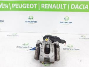 Begagnade Bakre bromsok, vänster Peugeot 208 II (UB/UH/UP) 1.2 Vti 12V PureTech 100 Pris € 121,00 Inklusive moms erbjuds av Snuverink Autodemontage