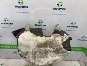 Begagnade Isolering, hjulhus Peugeot 2008 (UD/UK/UR/US/UX) 1.2 VTi 12V PureTech 130 Pris € 60,50 Inklusive moms erbjuds av Snuverink Autodemontage