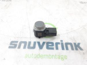 Begagnade Parkeringssensor Renault Captur II (RJB) 1.3 Mild Hybrid 140, TCe 140 16V Pris € 30,25 Inklusive moms erbjuds av Snuverink Autodemontage