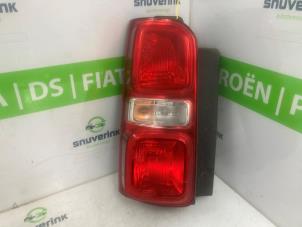 Gebruikte Achterlicht links Peugeot Expert (V1/VA/VB/VE/VF/VT/VY) 2.0 Blue HDi 150 16V Prijs € 108,90 Inclusief btw aangeboden door Snuverink Autodemontage