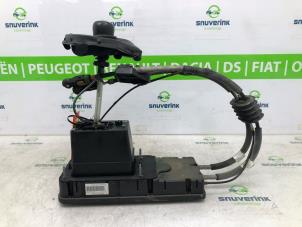 Gebruikte Versnellingspook Citroen C4 Picasso (3D/3E) 1.6 e-HDi 115 Prijs € 105,00 Margeregeling aangeboden door Snuverink Autodemontage