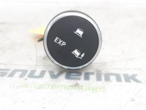 Gebruikte ESP Schakelaar Renault Captur (2R) 0.9 Energy TCE 12V Prijs € 150,00 Margeregeling aangeboden door Snuverink Autodemontage