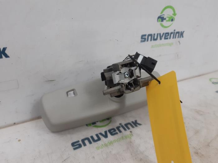 Backspegel från en Renault Captur (2R) 0.9 Energy TCE 12V 2018