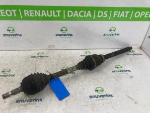 Gebruikte Aandrijfas rechts-voor Peugeot 308 SW (4E/H) 2.0 HDiF 16V GT Autom. Prijs € 49,01 Inclusief btw aangeboden door Snuverink Autodemontage