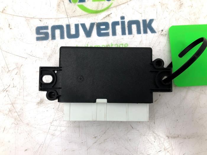 PDC-modul från en Opel Corsa F (UB/UH/UP) 1.2 Turbo 12V 100 2021