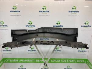 Gebruikte Paravent Opel Corsa F (UB/UH/UP) 1.2 12V 75 Prijs € 90,75 Inclusief btw aangeboden door Snuverink Autodemontage