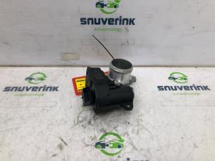 Begagnade Spjällhus Citroen C4 Berline (BA/BB/BC) 1.2 PureTech 130 12V Pris € 80,00 Marginaltabell erbjuds av Snuverink Autodemontage