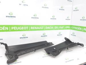 Gebruikte Paravent Citroen C4 Berline (BA/BB/BC) 1.2 PureTech 130 12V Prijs € 75,00 Margeregeling aangeboden door Snuverink Autodemontage