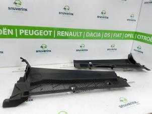 Gebruikte Paravent Citroen C4 Berline (BA/BB/BC) 1.2 PureTech 100 12V Prijs € 90,75 Inclusief btw aangeboden door Snuverink Autodemontage