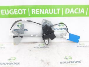 Gebruikte Raammechaniek 4Deurs links-achter Peugeot 508 (8D) 2.0 Hybrid4 16V Prijs € 95,00 Margeregeling aangeboden door Snuverink Autodemontage