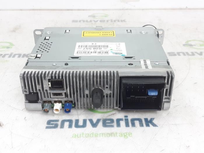 Radio från en Peugeot 508 (8D) 2.0 Hybrid4 16V 2012