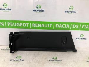 Begagnade List, bagageutrymme Renault Captur II (RJB) 1.0 TCe 90 12V Pris € 32,50 Marginaltabell erbjuds av Snuverink Autodemontage