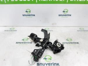 Begagnade Rullskena, skjutdörr, höger Fiat Ducato (250) 2.2 D 140 Multijet 3 Pris € 72,60 Inklusive moms erbjuds av Snuverink Autodemontage