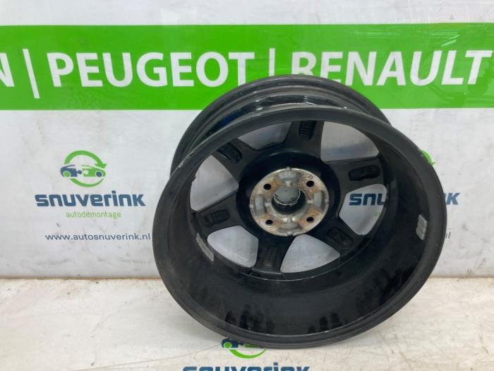 Hjul från en Renault Twingo III (AH) 1.0 SCe 70 12V 2017