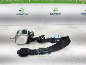Begagnade Främre säkerhetsbälte, höger Peugeot 5008 II (M4/MC/MJ/MR) 1.6 THP 165 Pris € 200,00 Marginaltabell erbjuds av Snuverink Autodemontage