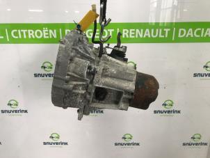 Begagnade Växellåda Renault Clio III Estate/Grandtour (KR) 1.2 16V TCE 100 Pris € 79,98 Marginaltabell erbjuds av Snuverink Autodemontage