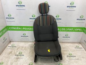 Gebruikte Stoel links Renault Twingo II (CN) 1.2 16V Prijs € 100,00 Margeregeling aangeboden door Snuverink Autodemontage